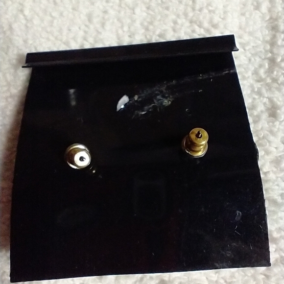 Silvertone black heart post earrings - Picture 2 of 3